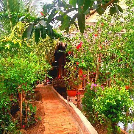 Hong Thai River Side Homestay Ben Tre Exterior photo